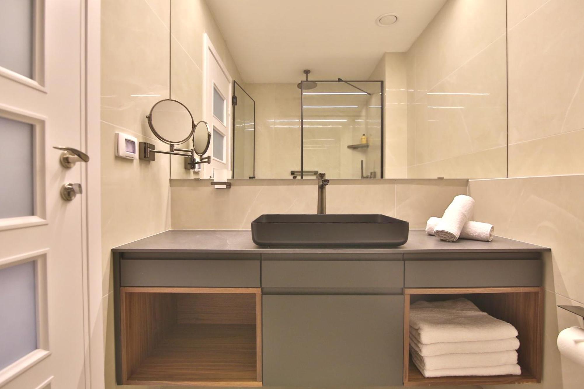 Luxury Suites By Notaly Ariel - Carmel Beach Haifa Kültér fotó