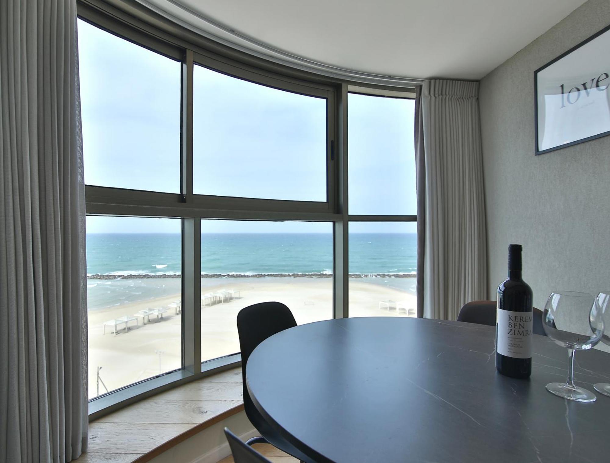 Luxury Suites By Notaly Ariel - Carmel Beach Haifa Szoba fotó