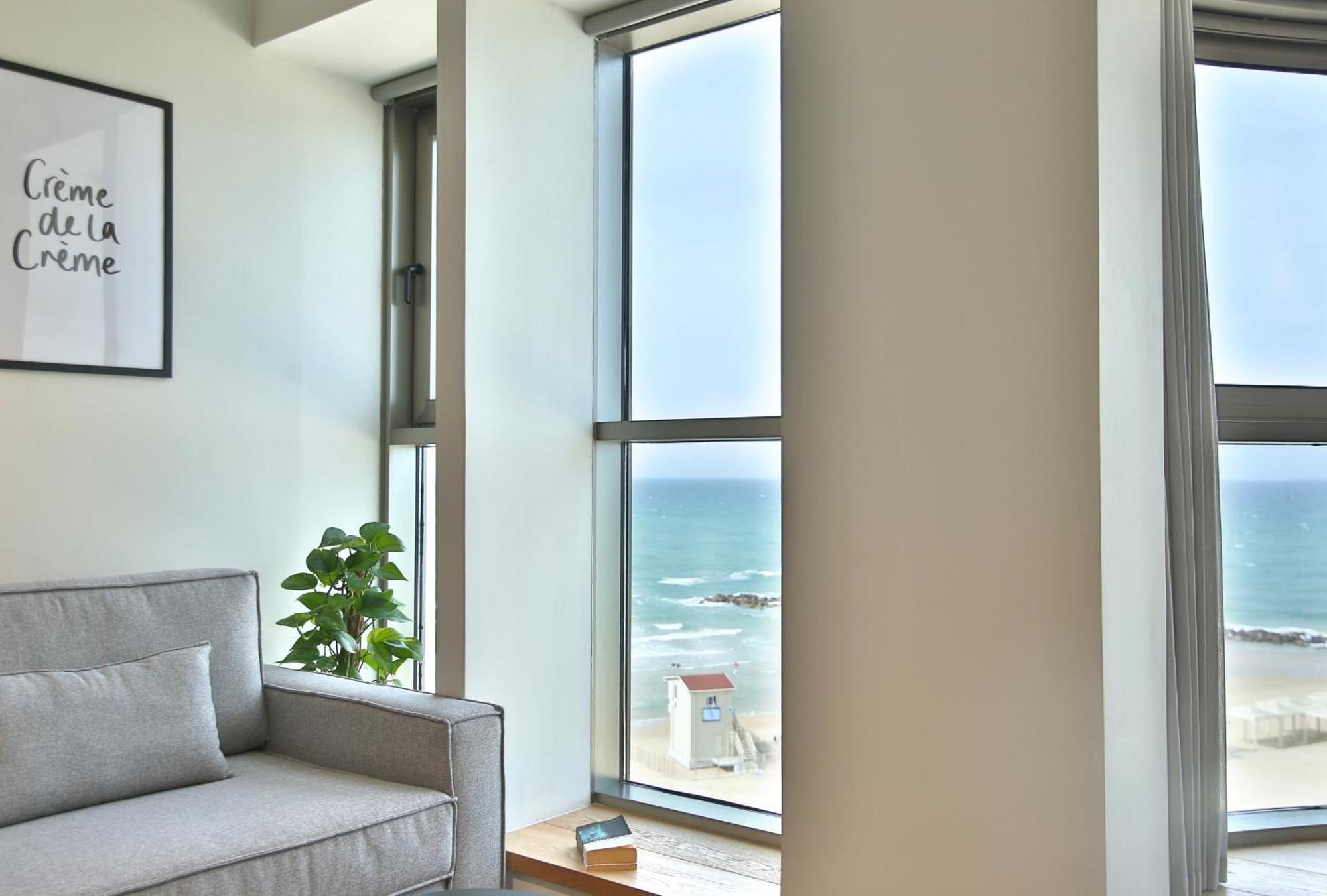 Luxury Suites By Notaly Ariel - Carmel Beach Haifa Szoba fotó