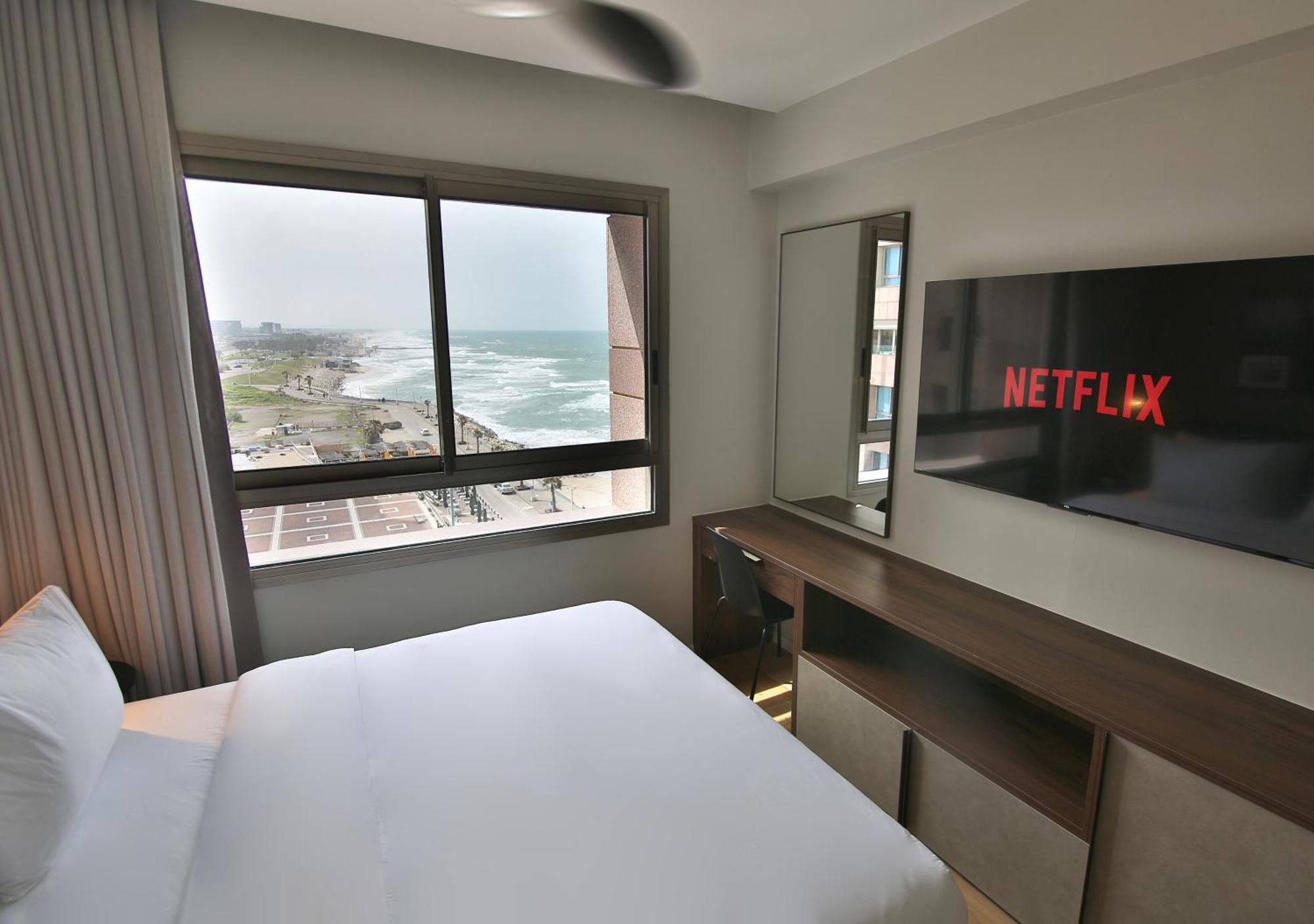 Luxury Suites By Notaly Ariel - Carmel Beach Haifa Szoba fotó